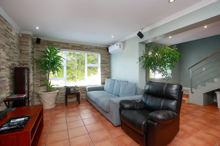 5 Bedroom Property for Sale in Claremont Western Cape